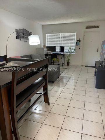 3551 SW 11th St 7B, Miami, FL 33135