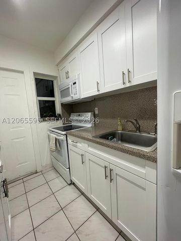 3551 SW 11th St 7B, Miami, FL 33135