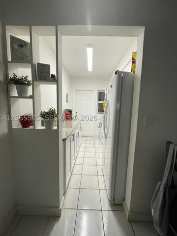 3551 SW 11th St 7B, Miami, FL 33135