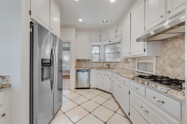 614 Portofino Drive, Arlington, TX 76012