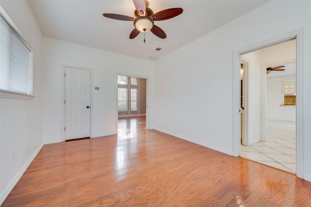 614 Portofino Drive, Arlington, TX 76012