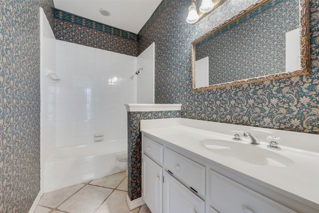 614 Portofino Drive, Arlington, TX 76012