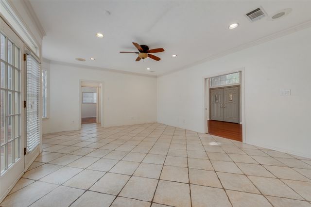 614 Portofino Drive, Arlington, TX 76012