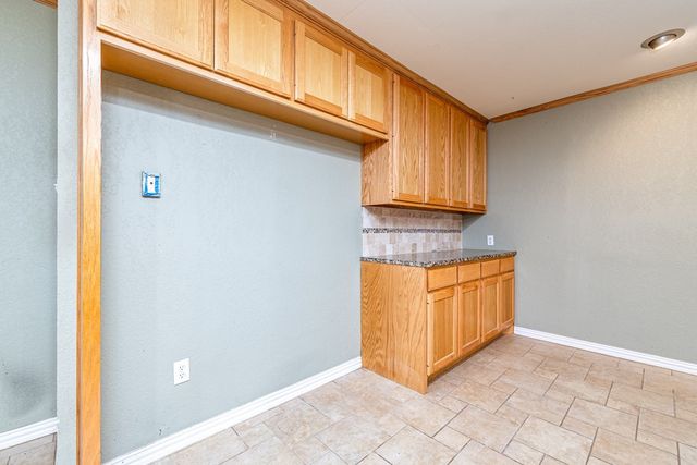 208 E St, Eldorado, TX 76936