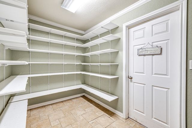 208 E St, Eldorado, TX 76936