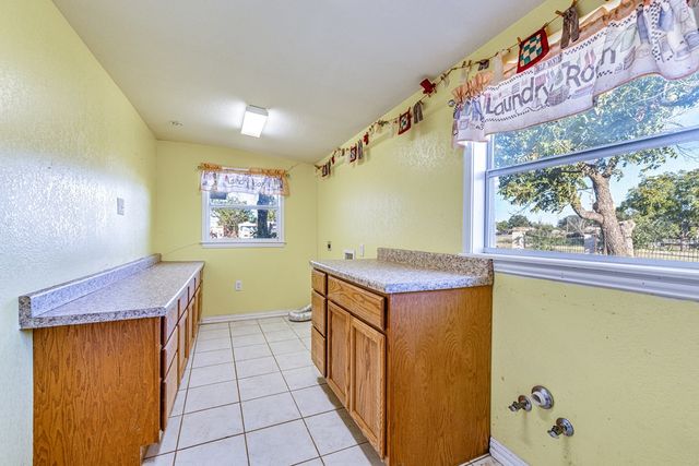 208 E St, Eldorado, TX 76936