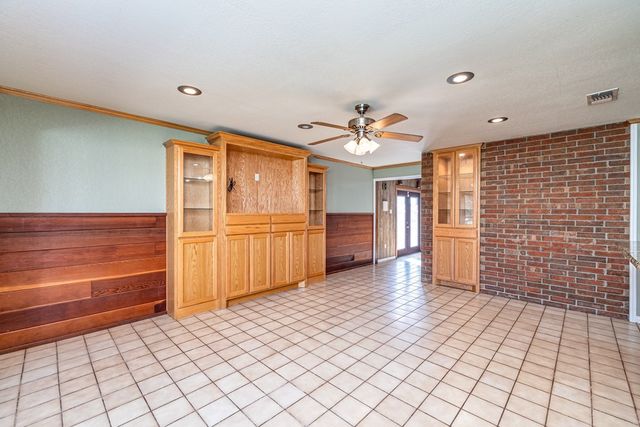 208 E St, Eldorado, TX 76936