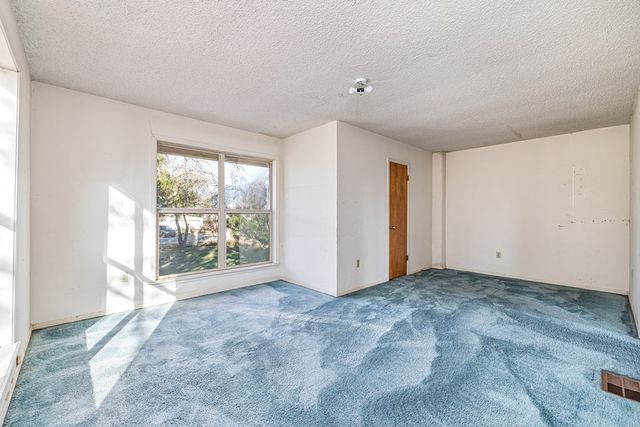 208 E St, Eldorado, TX 76936