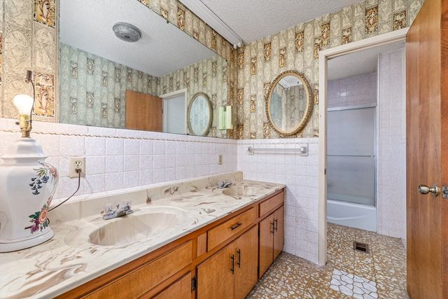 208 E St, Eldorado, TX 76936