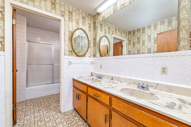 208 E St, Eldorado, TX 76936