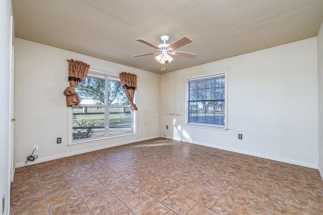 208 E St, Eldorado, TX 76936