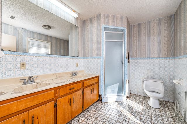 208 E St, Eldorado, TX 76936