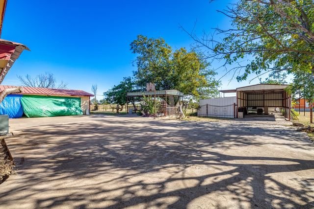 208 E St, Eldorado, TX 76936