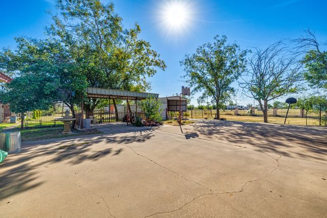 208 E St, Eldorado, TX 76936