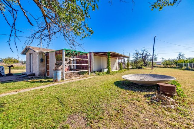 208 E St, Eldorado, TX 76936