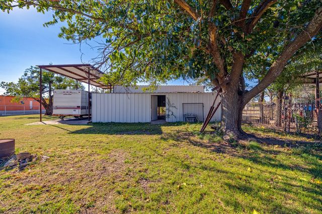 208 E St, Eldorado, TX 76936