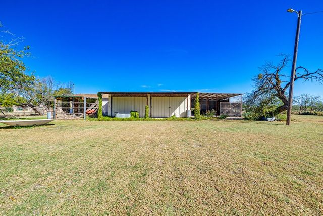 208 E St, Eldorado, TX 76936