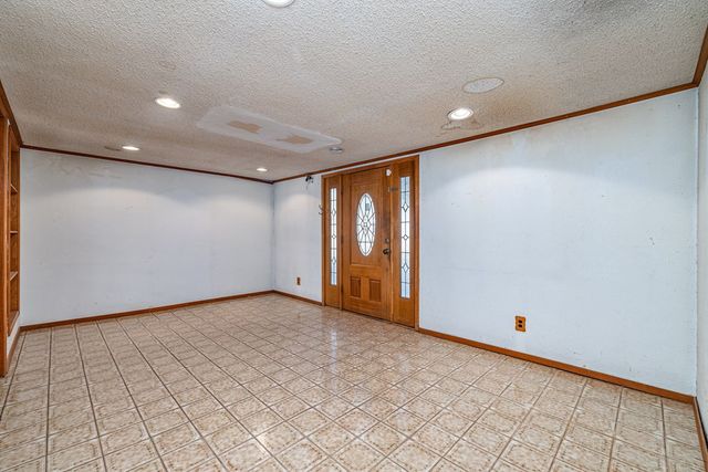 208 E St, Eldorado, TX 76936