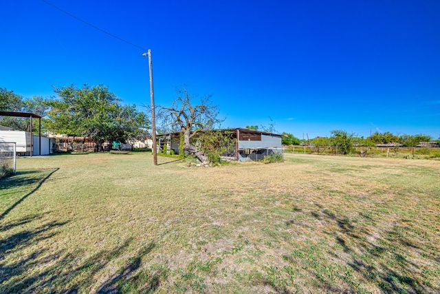 208 E St, Eldorado, TX 76936