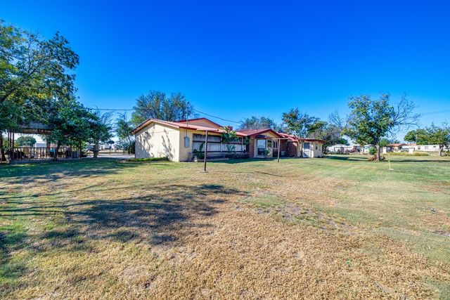 208 E St, Eldorado, TX 76936