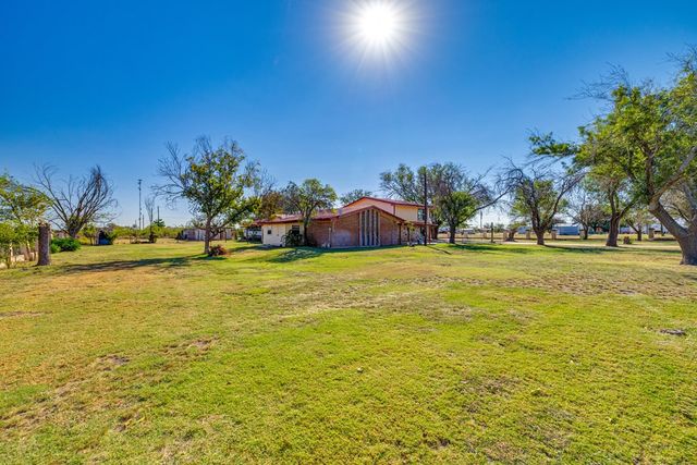 208 E St, Eldorado, TX 76936