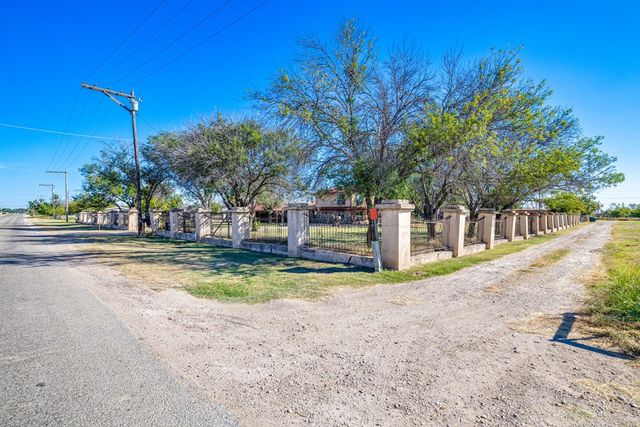 208 E St, Eldorado, TX 76936