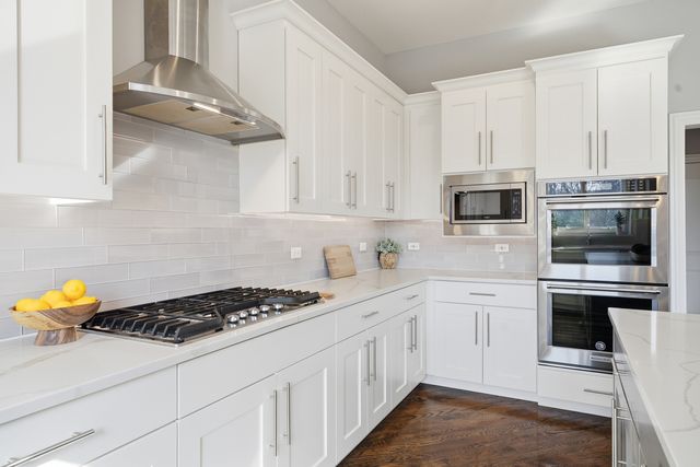 28 Pinnacle Court, Naperville, IL 60565