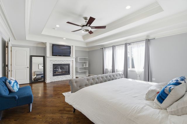 28 Pinnacle Court, Naperville, IL 60565