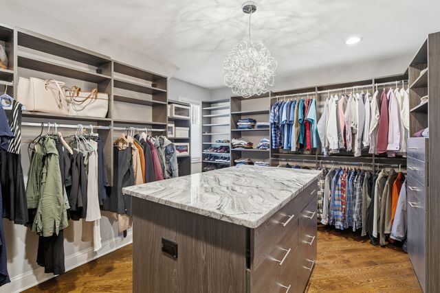 28 Pinnacle Court, Naperville, IL 60565