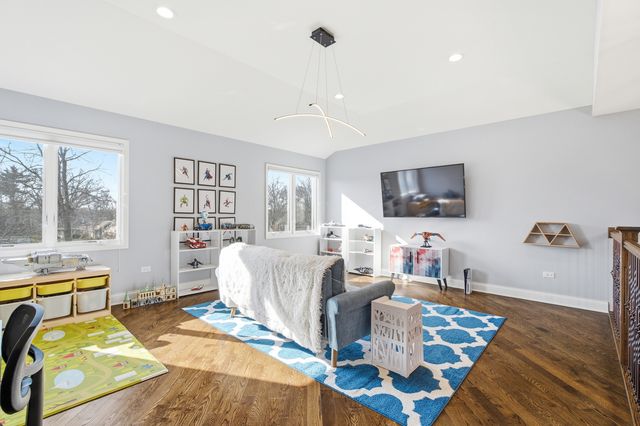 28 Pinnacle Court, Naperville, IL 60565