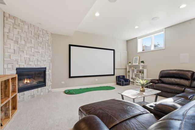 28 Pinnacle Court, Naperville, IL 60565