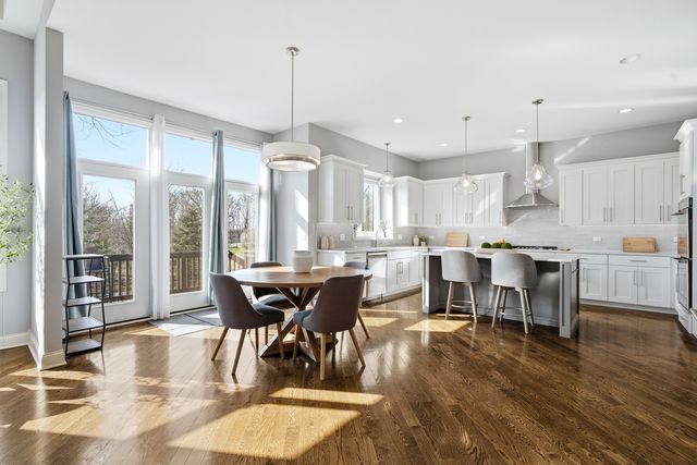 28 Pinnacle Court, Naperville, IL 60565