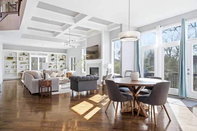 28 Pinnacle Court, Naperville, IL 60565