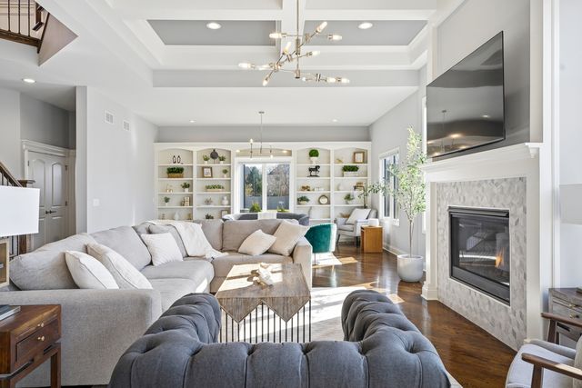 28 Pinnacle Court, Naperville, IL 60565