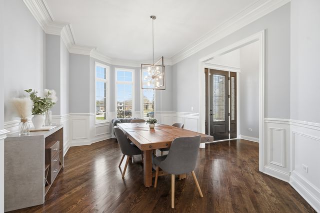 28 Pinnacle Court, Naperville, IL 60565