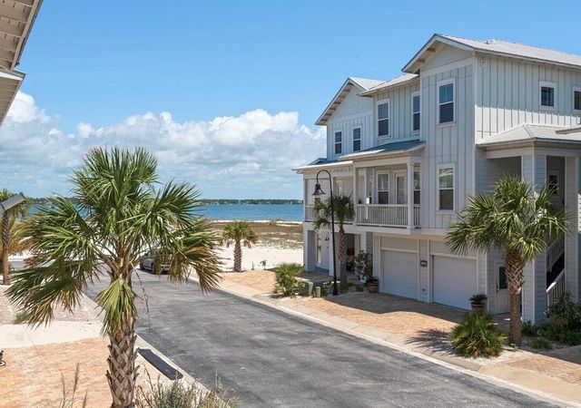 1477 Seaside Circle, Navarre, FL 32566