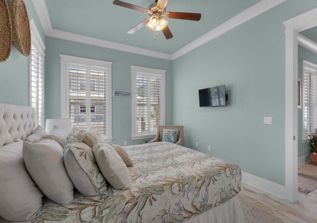 1477 Seaside Circle, Navarre, FL 32566