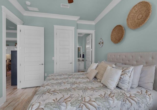 1477 Seaside Circle, Navarre, FL 32566