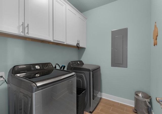 1477 Seaside Circle, Navarre, FL 32566