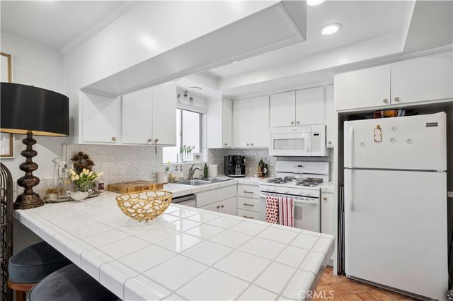 611 Larkspur, Corona Del Mar, CA 92625