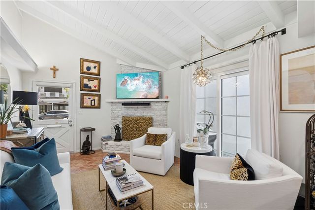 611 Larkspur, Corona Del Mar, CA 92625