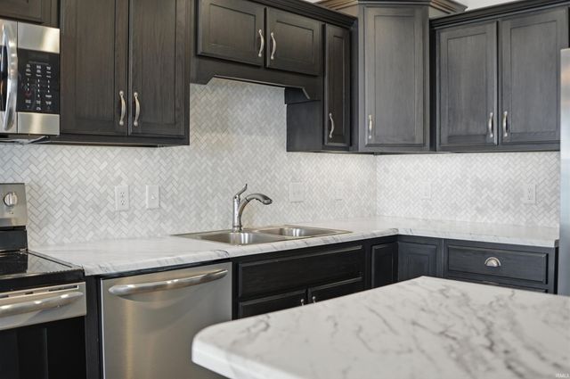 735 W Hamilton Road, Fort Wayne, IN 46814