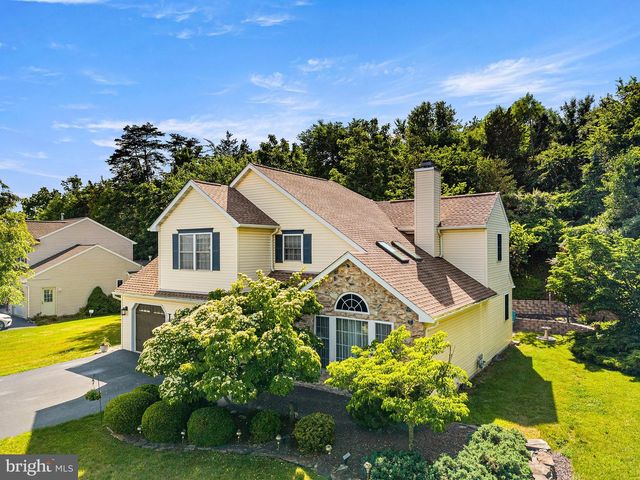 309 CAMERON DR, Douglassville, PA 19518