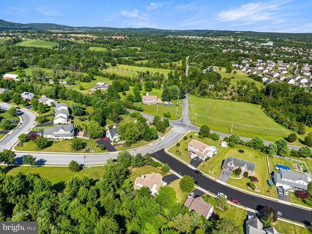 309 CAMERON DR, Douglassville, PA 19518