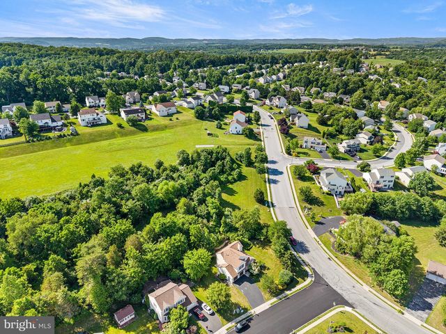 309 CAMERON DR, Douglassville, PA 19518