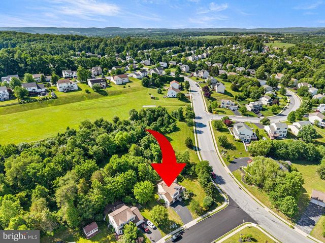 309 CAMERON DR, Douglassville, PA 19518