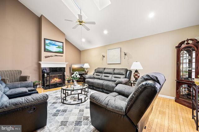 309 CAMERON DR, Douglassville, PA 19518