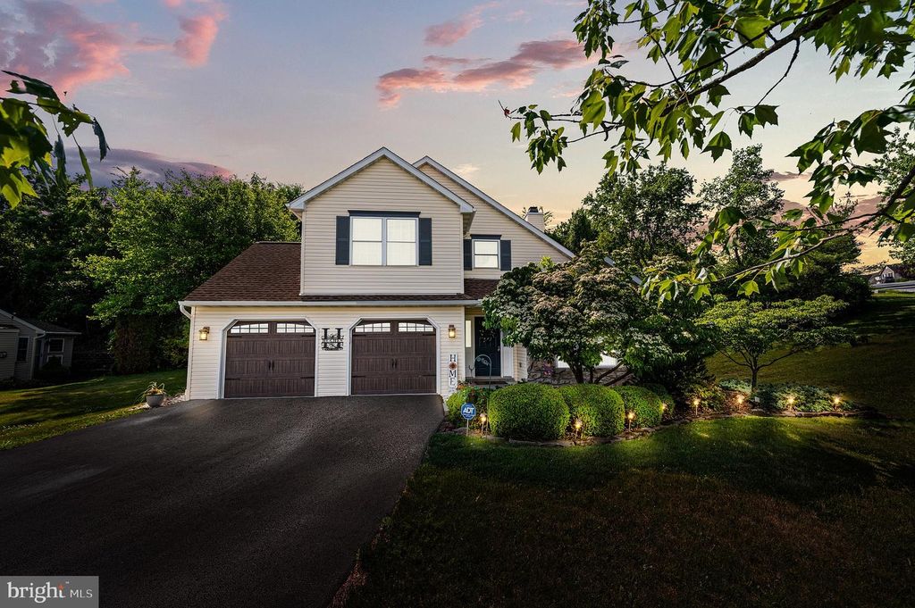 309 CAMERON DR, Douglassville, PA 19518