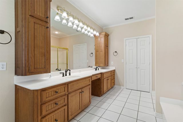 17681 Huckleberry Circle, Lindale, TX 75771