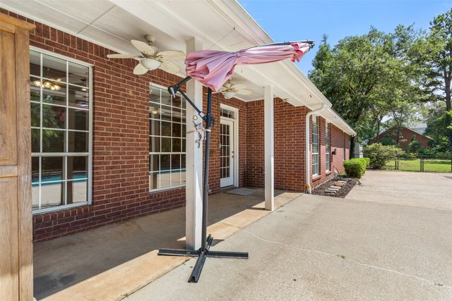 17681 Huckleberry Circle, Lindale, TX 75771